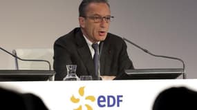 La rémunération du PDG d'EDF Henri Proglio au titre de 2012 recule de 300.000 euros environ à 1,3 million d'euros contre 1,6 million versés en 2011, en application du plafonnement des salaires des dirigeants des groupes publics. /Photo prise le 14 février