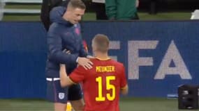 Thomas Meunier rigole avec Jordan Henderson