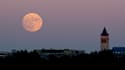 Une Super Lune au-dessus de Washington DC, le 13 novembre 2016. 