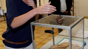 Marion Maréchal-Le Pen, nièce de Marine Le Pen, a été élue dimanche au second tour des élections législatives dans la troisième circonscription du Vaucluse avec une dizaine de points d'avance, selon son directeur de cabinet. /Photo prise le 17 juin 2012/R