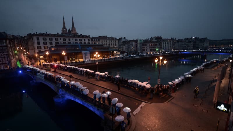 Environ 2000 personnes se sont réunies à Bayonne en soutien aux prisonniers basques, le samedi 9 janvier 2021.