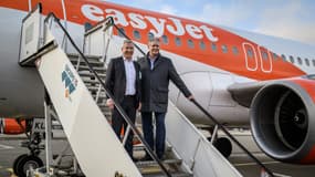 Le directeur général d'EasyJet Johan Lundgren (à droite) et le directeur France (à gauche) Bertrand Godinot photographié à l'aéroport Saint-Exupéry début février 2024.