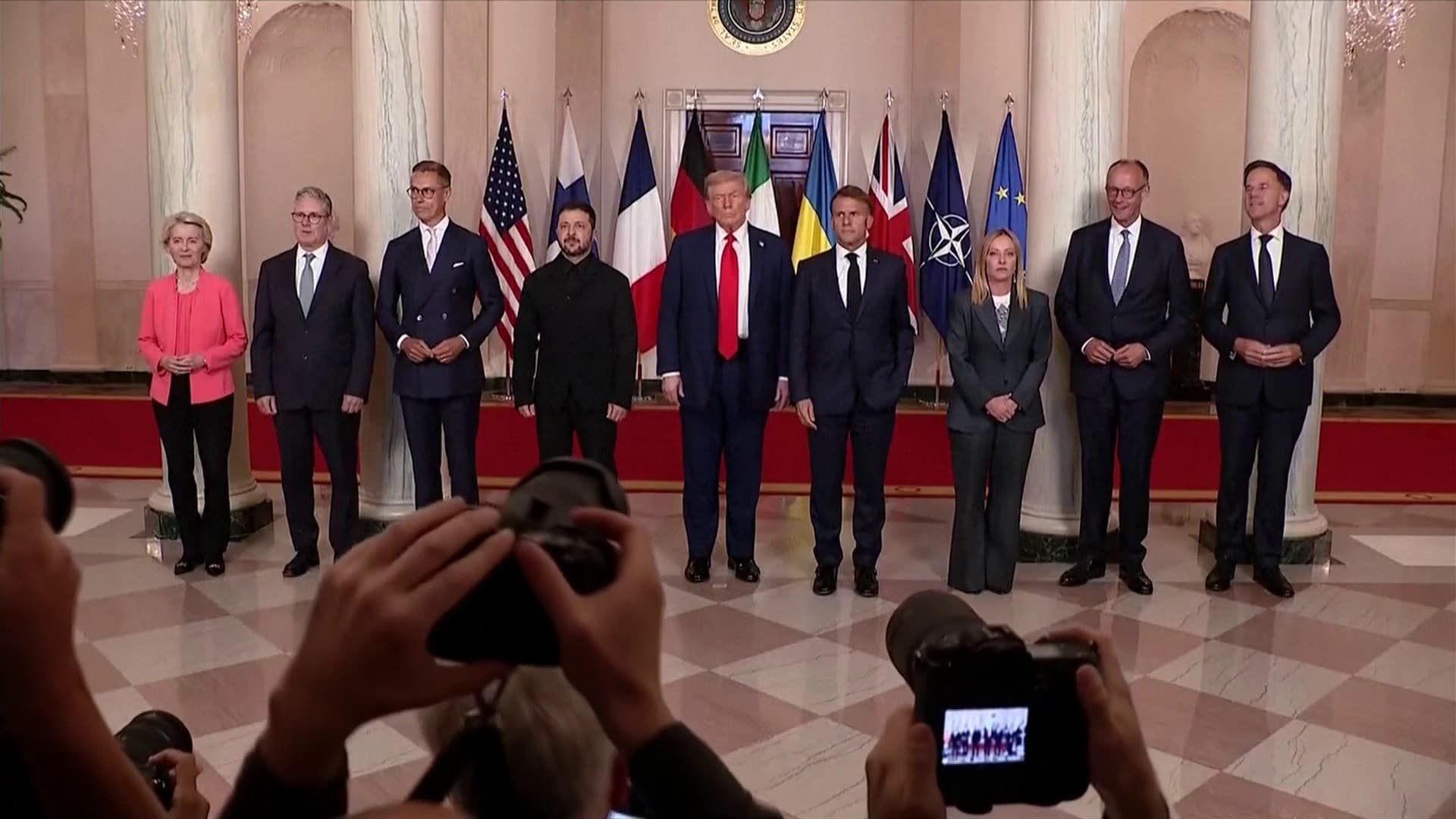 Donald Trump et plusieurs dirigeants européens à la Maison Blanche ce lundi 18 août. Donald Trump et plusieurs dirigeants européens à la Maison Blanche ce lundi 18 août.