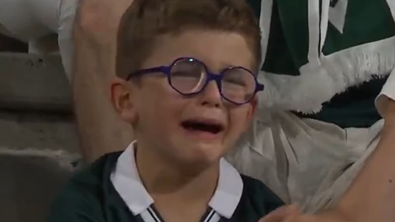 Pau: le petit garçon en larmes à chaque essai du Racing 92 a reçu un maillot dédicacé par les joueurs