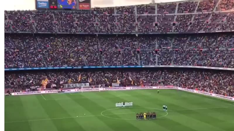 Le Camp Nou a rendu un vibrant hommage aux victimes de l'attentat de Barcelone