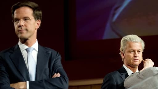 Le chef de file des libéraux Mark Rutte, au premier plan, a dû composer avec l'eurosepticisme des extrêmes dont le parti de Geert Wilders (à droite).