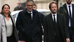 Johanna Rolland, première secrétaire adjointe du Parti socialiste , Olivier Faure, premier secrétaire du PS et Boris Vallaud, président du groupe PS à l'Assemblée, arrivent à l'hôtel de Matignon, le 8 octobre 2025.