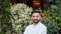 Romain Van Thienen officie dans les cuisines du restaurant Drouant.