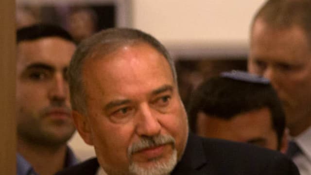 Benyamin Netanyahou (à droite) et Avigdor Lieberman (à gauche) ont approuvé les nouvelles colonisations en Cisjordanie. (Photo d'illustration) 