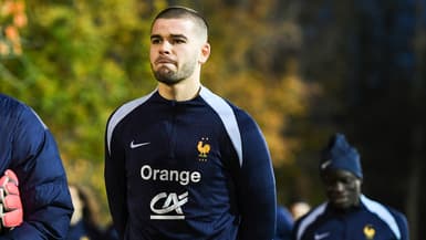 Lucas Chevalier lors de son premier entraînement avec l'équipe de France, le 11 novembre 2024