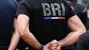 Un officier de police de la BRI à Lyon le 8 juillet 2025