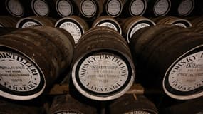 Des barils de whisky de la distillerie Suntory Yamazaki, dans la ville de Yamazaki, entre Kyoto et Osaka, le 27 mars 2023