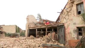 Une grange effondrée dans le village de Pontarion