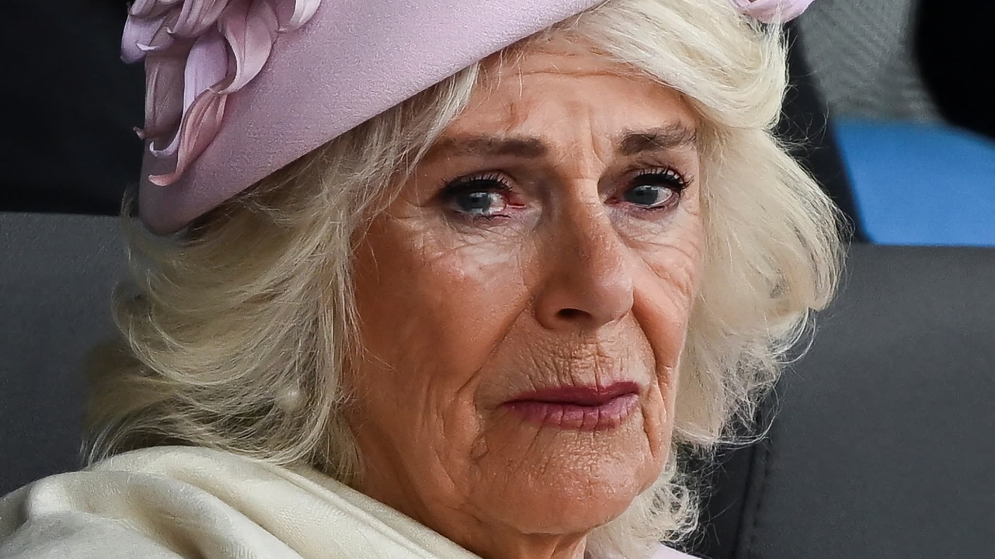 L'émotion de la reine Camilla lors des commémorations du Débarquement allié en Normandie le 5 juin 2024 Portsmouth, dans le sud de l'Angleterre. L'émotion de la reine Camilla lors des commémorations du Débarquement allié en Normandie le 5 juin 2024 Portsmouth, dans le sud de l'Angleterre.