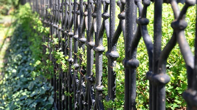Une clôture trop moche peut constituer un trouble du voisinage