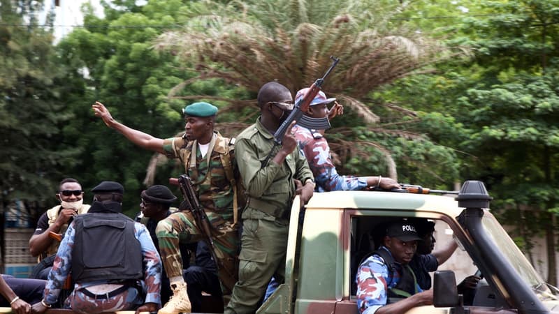 Des soldats maliens dans les rues de Bamako le 19 août 2020, au lendemain du coup d'Etat qui a renversé le gouvernement du président Ibrahim Boubacar Keita.