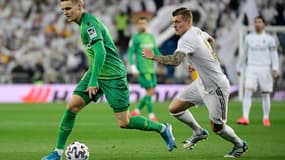 Odegaard devant Kroos