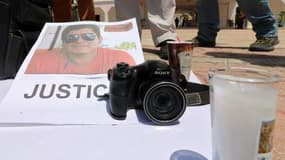Le 30 juin 2018, des manifestants s'étaient réunis devant la mairie de la capitale de l'État de Quinatana Roo pour dénoncer l'assassinat d'un autre journaliste, Jose Guadalupe Chan,
