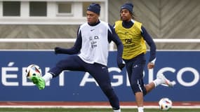 Kylian Mbappé et Bradley Barcola, à Clairefontaine le 31 mai 2024