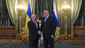 Le président russe Vladimir Poutine et le président ukrainien Viktor Ianoukovitch à Moscou le 17 décembre