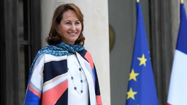 Ségolène Royal dans la cour de l'Elysée, le 22 mars 2017