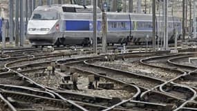 Les trains circuleront pendant les fêtes de fin d'année, en dépit du préavis de grève d'une partie des conducteurs pendant tous les week-ends du mois de décembre, a déclaré le président de la SNCF, Guillaume Pépy, dimanche lors du "Grand Rendez-Vous" Euro
