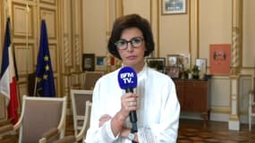 Rachida Dati, la maire du 7e arrondissement de Paris, aborde la sécurité sur le Champ-de-Mars.