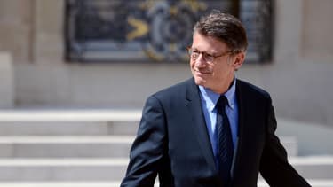 Vincent Peillon pourrait accorder une prime de 400 euros aux enseignants du premier degré..