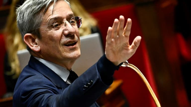 Le député membre du groupe LIOT et rapporteur général du budget Charles de Courson lors d'une séance de débat sur le projet de loi de finances 2025 à l'Assemblée nationale, à Paris, le 24 octobre 2024