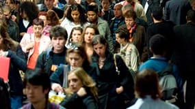 La politique économique du gouvernement français est jugée mauvaise par 72% des Français, selon le baromètre de BVA pour les Echos et France Info. Elle est approuvée par 26% des personnes interrogées, un score en baisse de trois points en un mois et qui e