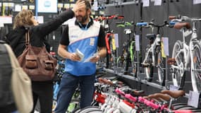 Decathlon a la cote chez les jeunes comme chez les plus âgés, mais sa popularité est plus forte en province qu'en Ile-de-France. 