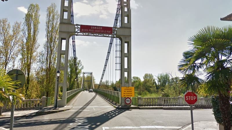 Un pont s'effondre au nord de Toulouse: un camion et une voiture tombent dans le Tarn

