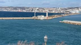 Digue du port à Marseille en mars 2023