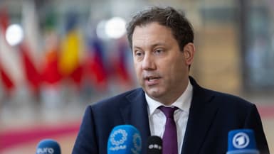 Le ministre des Finances et vice-chancelier allemand Lars Klingbeil fait une déclaration à la presse à l'occasion d'une réunion de l'Eurogroupe à Bruxelles, le 19 janvier 2026 (photo d'illustration).