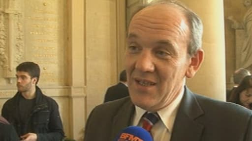 Daniel Fasquelle, député UMP, s'est demandé sur BFMTV si François Hollande et Jean-Marc Ayrault étaient au courant que Jérôme Cahuzac avait des comptes à l'étranger.