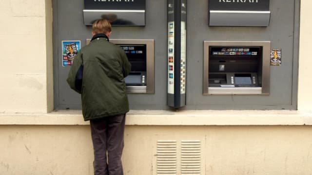 A partir du 1er janvier, BNP Paribas et Société générale factureront des frais de tenue de compte à leurs clients.
