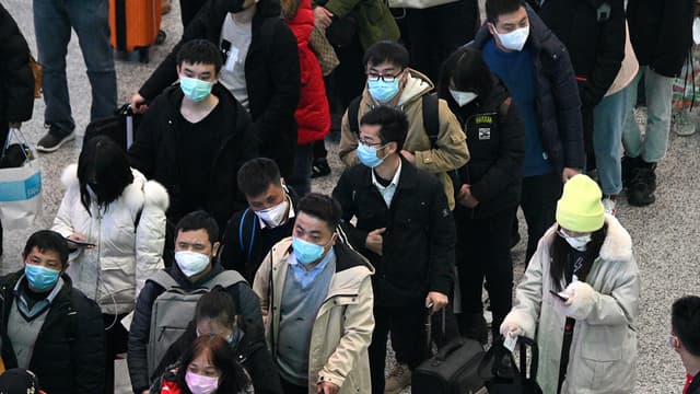 Le port du masque chirurgical est recommandé durant l'épidémie de coronavirus.