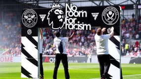 Un panneau "No Room For Racism" le 13 avril 2024