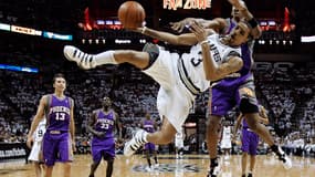 George Hill est en perdition à l'image des Spurs menés 3-0 par Phoenix