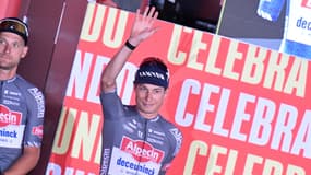 Jasper Philipsen lors de la présentation des équipes à La Vuelta, le 21 août 2025.