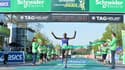 Le Kényan Mark Korir, vainqueur du 39e marathon de Paris en 2h05'49''.