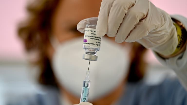 L'étude publiée par The Lancet mercredi démontre qu'un mélange entre deux vaccins aux techniques différentes augmenterait les effets secondaires légers.