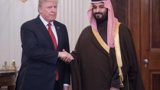 Mohammed ben Salmane, nouveau prince héritier d'Arabie saoudite (d) avec le président américain Donald Trump (g), le 14 mars 2017 à Washington