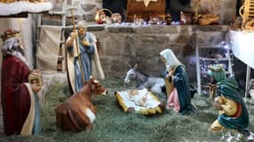 Des opposants voient en la crèche de Noël un symbole religieux.