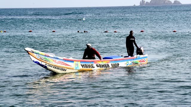 Naufrage d'une pirogue touristique au large de Dakar: au moins quatre morts