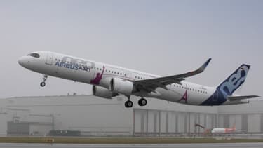 L'A321neo "Long Range", version remotorisée à long rayon d'action du moyen-courrier d'Airbus, a fait son premier vol à Hambourg, en Allemagne, le 31 janvier 2018.