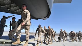 Des soldats américains en transit vers l'Aghanistan, en mars 2012.