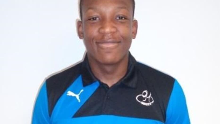 Portrait de Cameron Woki avec le maillot de Massy