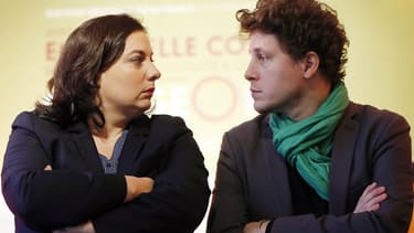 Emmanuelle Cosse, ici le 3 novembre 2015 avec Julien Bayou, va-t-elle entrer au gouvernement? La tension est palpable chez les écologistes.
