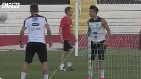 Football / Les familles retrouvent les Bleus - 24/06